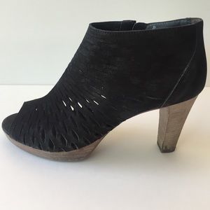 *Paul green peep toe bootie